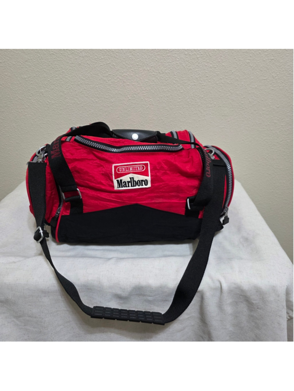 Vintage 90s Marlboro Unlimited Nylon Duffle Bag Red Black Travel Gym Shoulder - Picture 2 of 13